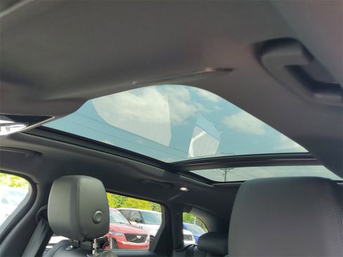 New 2026 Land Rover Range Rover Velar Dynamic SE image 9