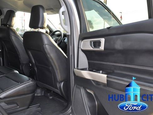 Used 2022 Ford Explorer Limited image 15