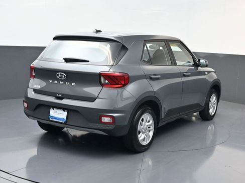 Certified 2026 Hyundai Venue SE FWD image 4