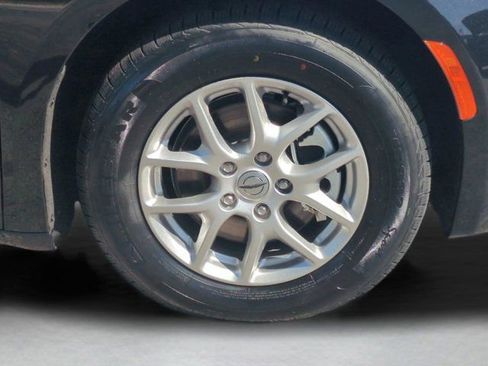Used 2023 Chrysler Voyager LX FWD image 27