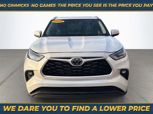 Used 2025 Toyota Highlander XLE AWD/4WD image 9