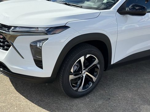 New 2026 Chevrolet Trax RS w/ Driver Confidence Package image 2