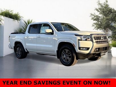 New 2025 Nissan Frontier SV w/ SV Convenience Package