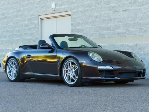 Used 2010 Porsche 911 Carrera S RWD image 5