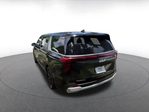 Used 2026 Kia Carnival FWD image 11