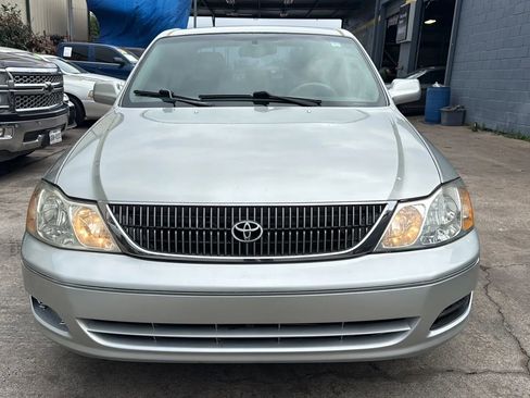 Used 2000 Toyota Avalon XL image 2