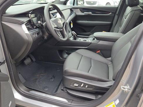 New 2025 Cadillac XT5 Premium Luxury w/ LPO, Floor Liner Package FWD image 21