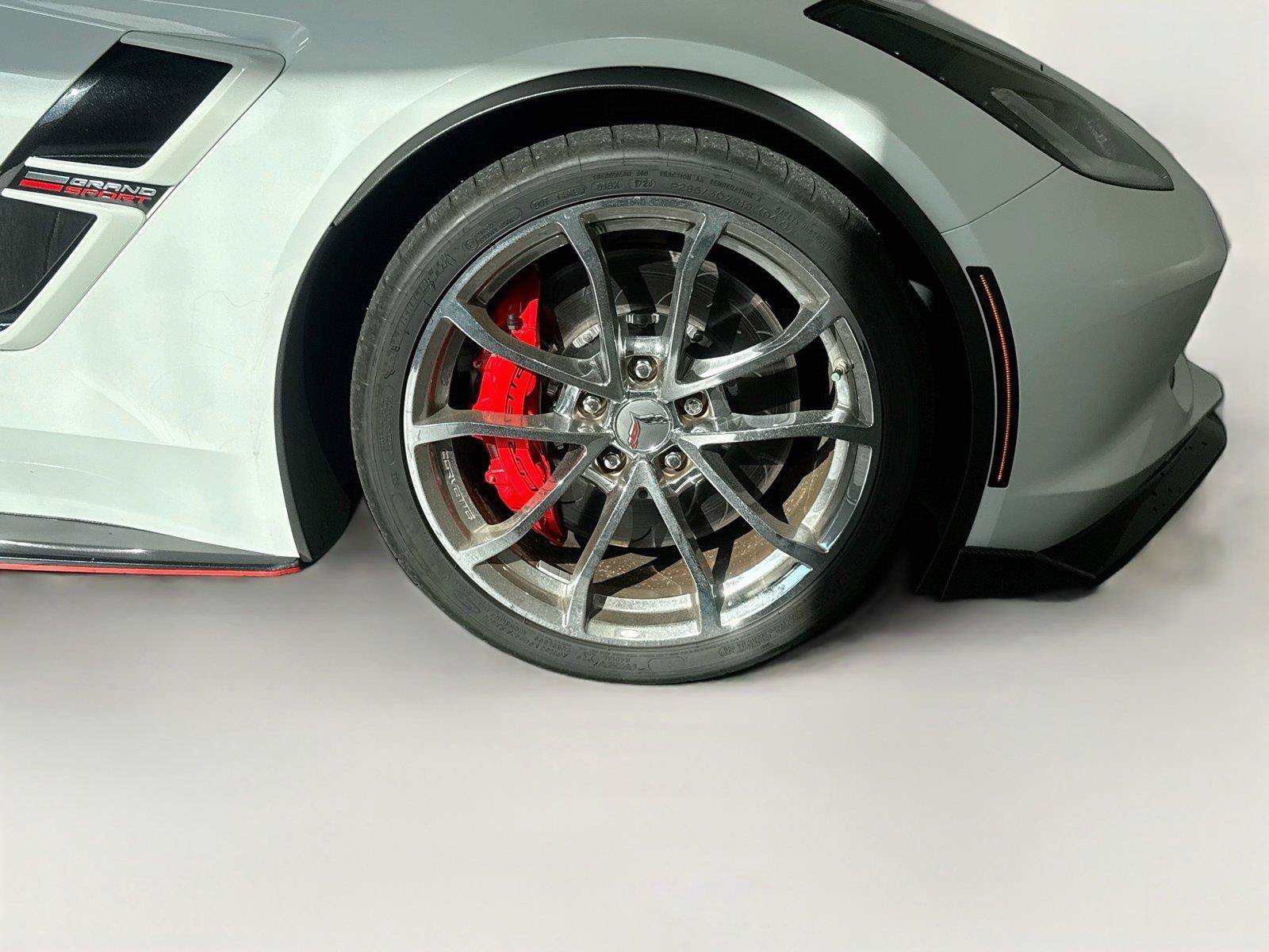 Used 2019 Chevrolet Corvette Grand Sport w/ Carbon Flash Badge Package RWD image 29