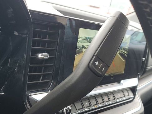 Certified 2025 GMC Sierra 1500 SLT image 18