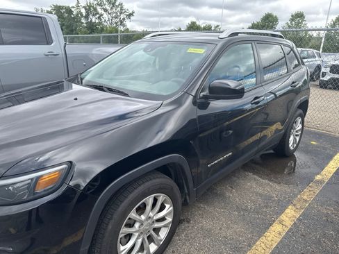 Used 2021 Jeep Cherokee Latitude FWD image 22