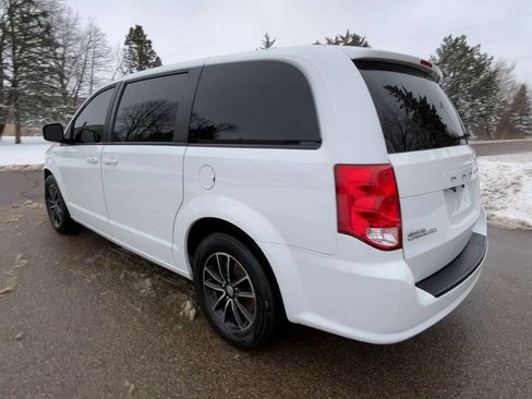 Used 2019 Dodge Grand Caravan GT image 2