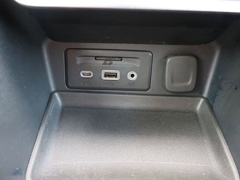 Used 2021 GMC Terrain SLT w/ LPO, Dark Accent Package image 17