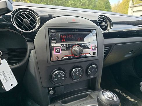 Used 2007 MAZDA MX-5 Miata Sport w/ Convenience Pkg image 6