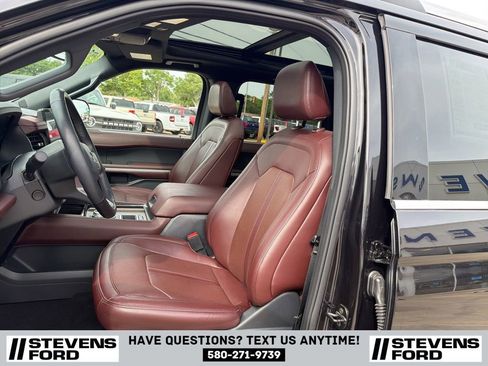 Used 2024 Ford Expedition Limited RWD image 15