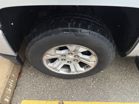 Used 2018 Chevrolet Silverado 1500 LT w/ All Star Edition image 2