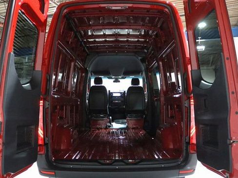 Used 2025 Mercedes-Benz Sprinter 2500 image 27