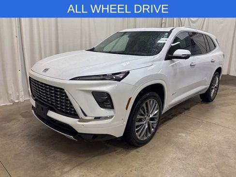 Used 2025 Buick Enclave Avenir w/ Super Cruise Package AWD/4WD image 9