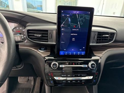 Used 2023 Ford Explorer Limited w/ Limited Technology Package image 29