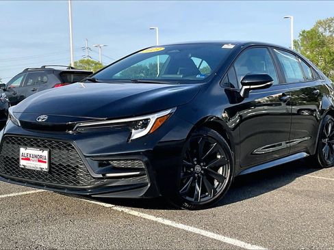 Used 2023 Toyota Corolla SE w/ SE Premium Package image 1