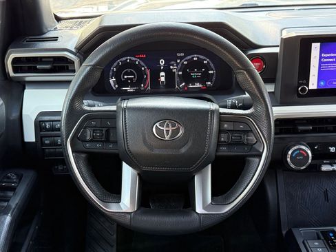 Used 2024 Toyota Tacoma TRD Off-Road image 28