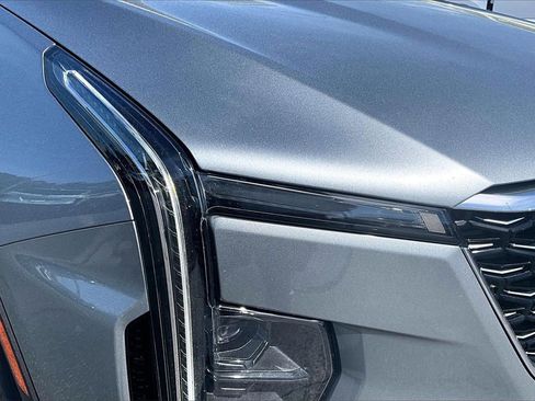 Certified 2025 Cadillac XT4 Premium Luxury image 31