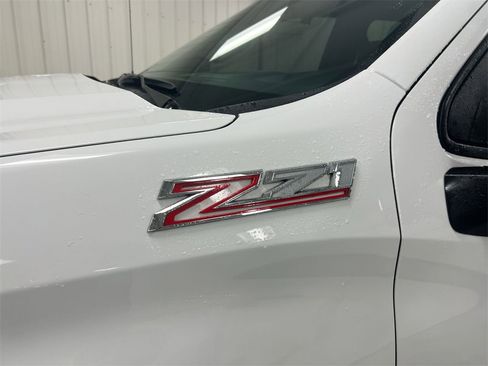 Used 2019 Chevrolet Silverado 1500 RST image 24