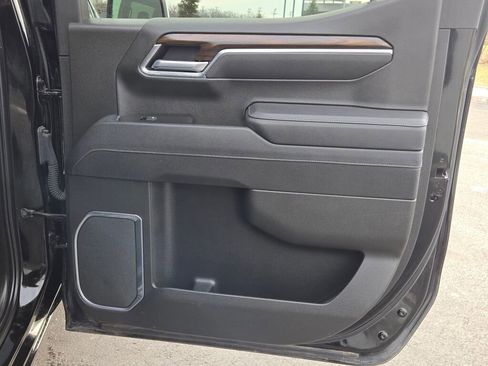 Used 2025 GMC Sierra 1500 SLT image 10