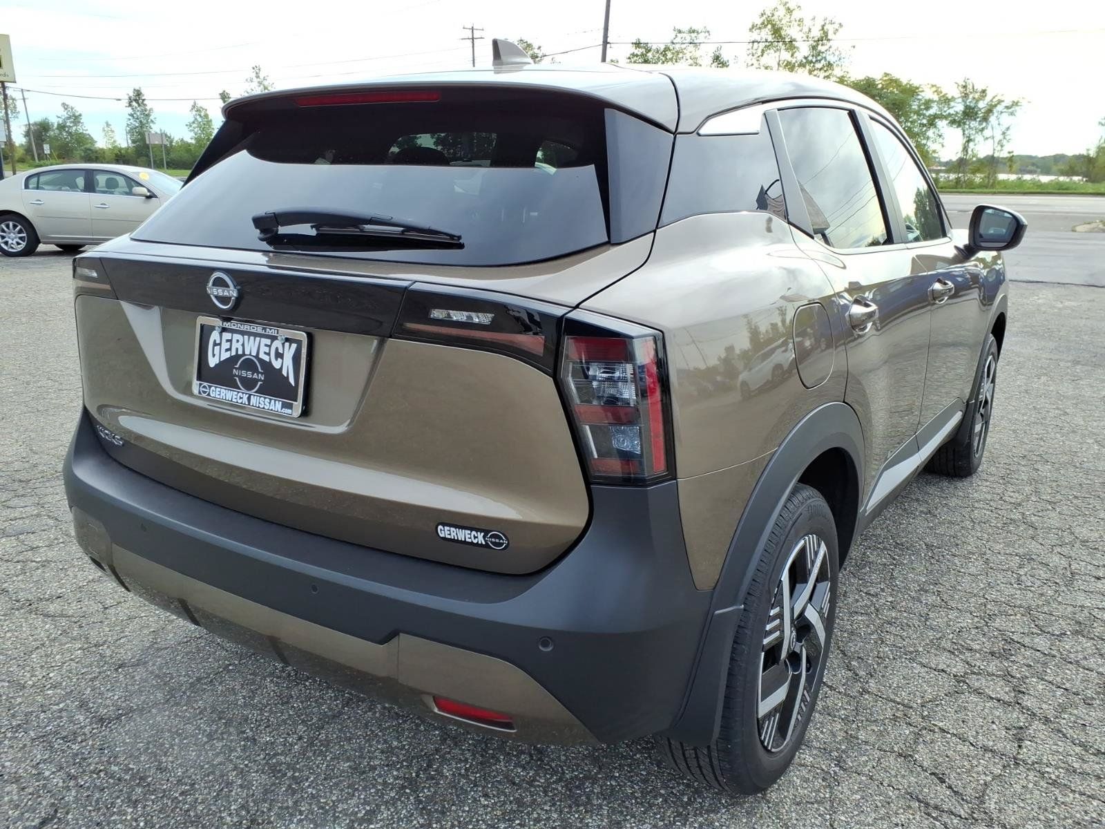 Certified 2025 Nissan Kicks SV FWD image 4