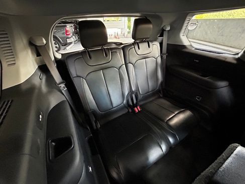 Used 2023 Jeep Grand Cherokee L Limited image 32