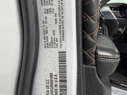Used 2024 Jeep Grand Cherokee Summit w/ Adv Protech Group IV AWD/4WD image 33