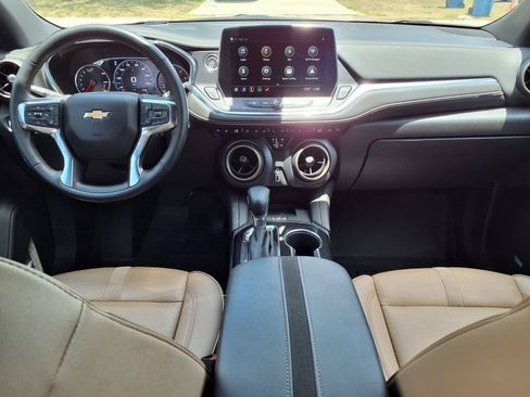 Used 2025 Chevrolet Blazer Premier w/ Driver Confidence II Package FWD image 8