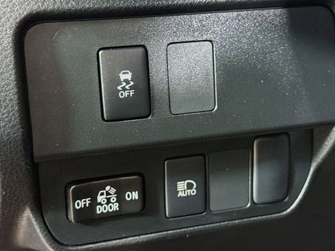 Used 2023 Toyota Tacoma SR5 image 9