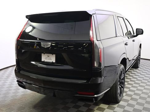 Used 2023 Cadillac Escalade Sport Platinum w/ LPO, ONYX Package AWD/4WD image 6