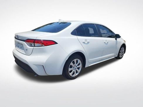 Used 2025 Toyota Corolla LE FWD image 4