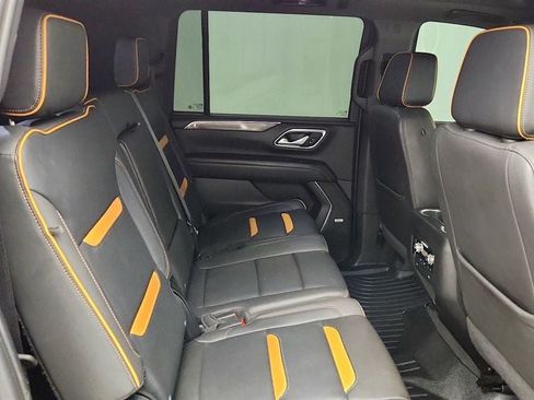 Used 2024 GMC Yukon XL AT4 w/ Technology Package AWD/4WD image 25