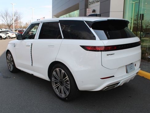 New 2026 Land Rover Range Rover Sport Dynamic SE AWD/4WD image 9