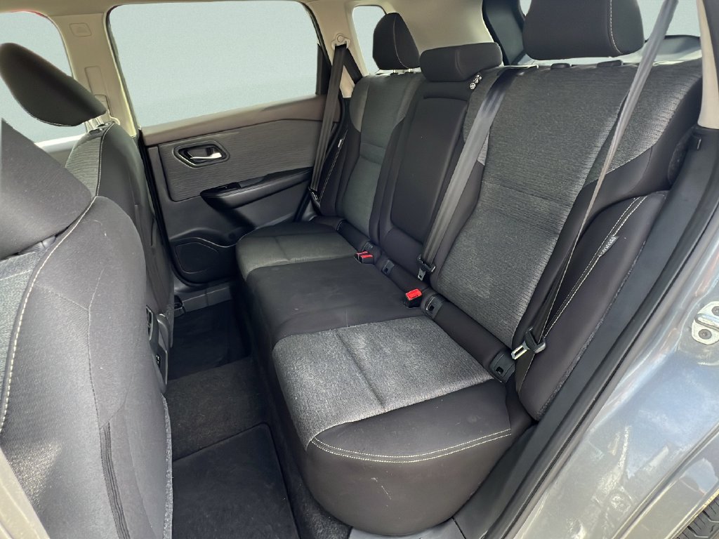 Used 2023 Nissan Rogue SV FWD image 10