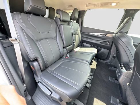 Used 2023 INFINITI QX60 Luxe w/ Cargo Package FWD image 37