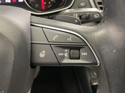 Used 2023 Audi Q5 2.0T Premium w/ Convenience Package image 18