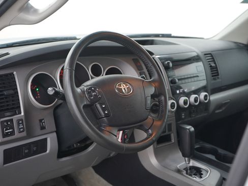 Used 2010 Toyota Sequoia SR5 AWD/4WD image 23