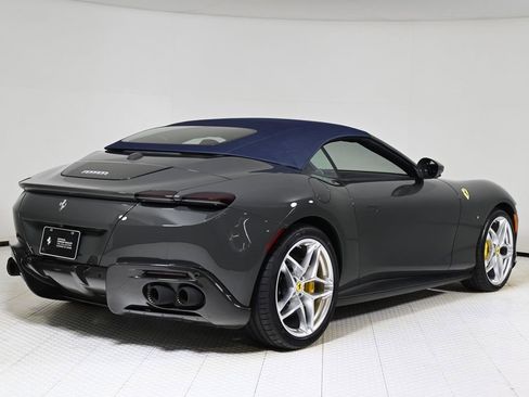 Certified 2025 Ferrari Roma Spider RWD image 9