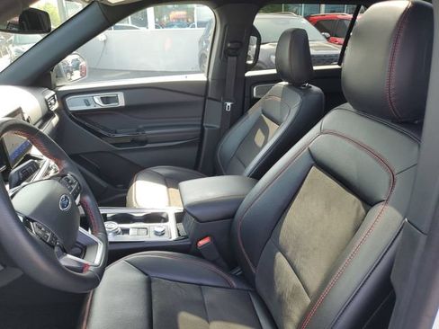 Used 2023 Ford Explorer ST-Line AWD/4WD image 7