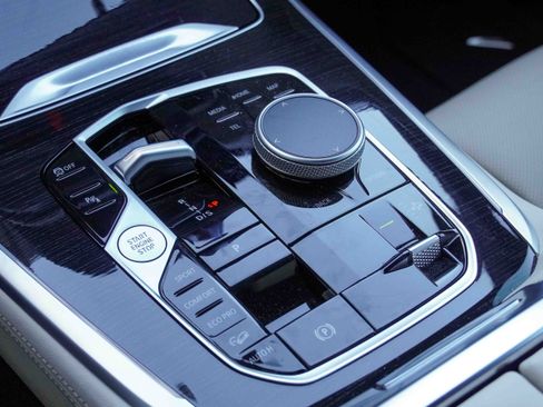 Certified 2026 BMW X7 M60i image 30