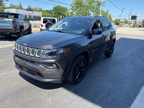 Used 2022 Jeep Compass Latitude AWD/4WD image 9