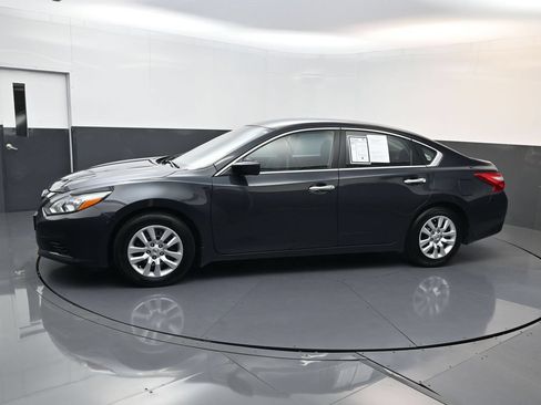 Used 2017 Nissan Altima 2.5 S w/ Power Driver Seat Package FWD image 6