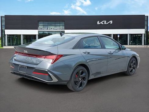 Used 2026 Hyundai Elantra Sport image 4