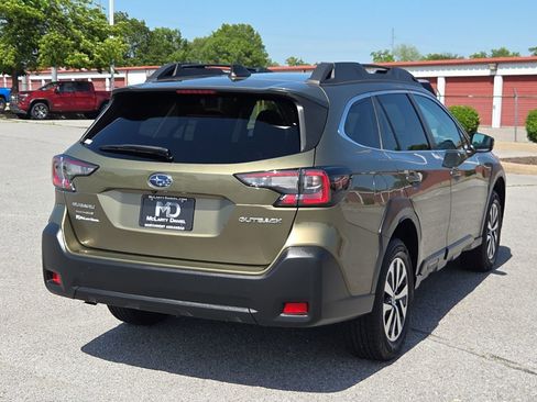Used 2024 Subaru Outback Premium AWD/4WD image 5