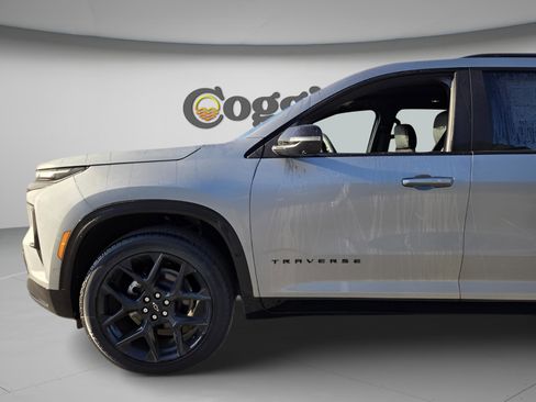 New 2026 Chevrolet Traverse RS w/ LPO, Floor Liner Package image 24