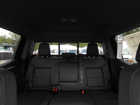 Used 2023 Chevrolet Silverado 1500 LT w/ Safety Package AWD/4WD image 38