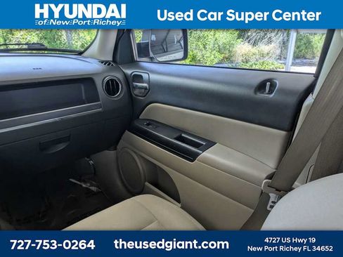 Used 2016 Jeep Patriot Latitude FWD image 21